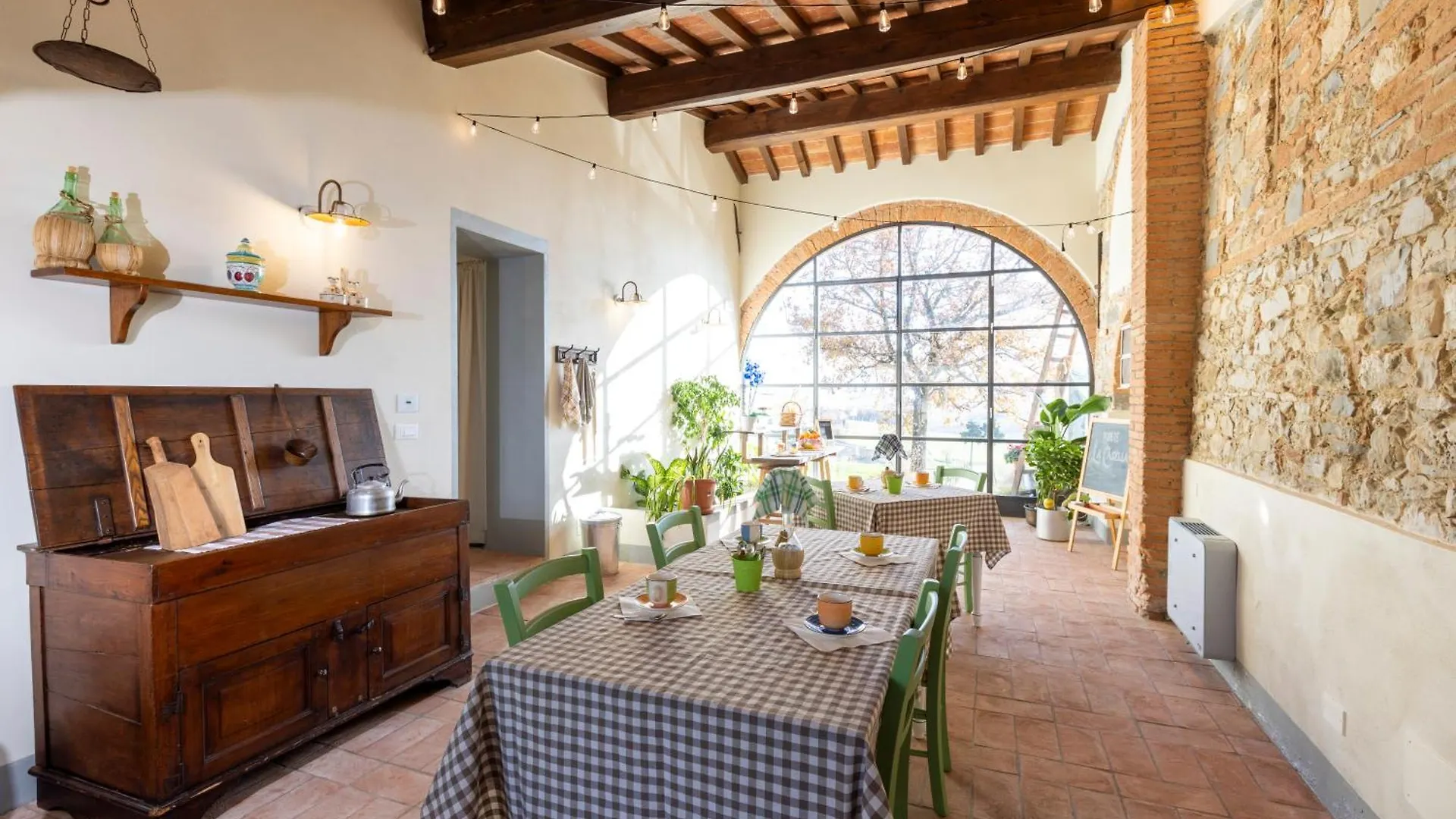 Podere La Casella Galliano Bed & Breakfast